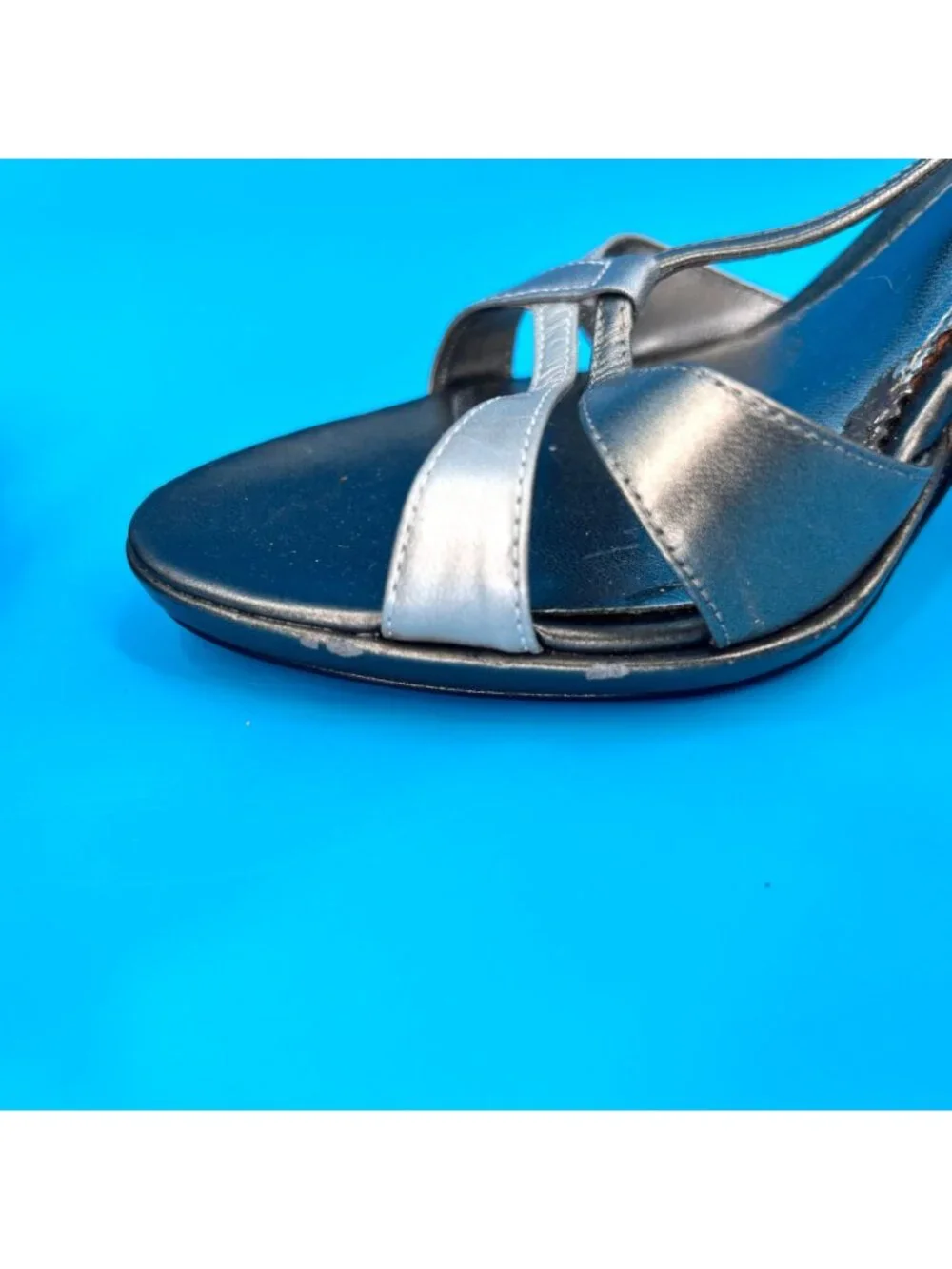 NWT BANDOLINO BDZOHRA METALLIC PEWTER & SILVER LEATHER STRAPPY SANDALS  - 7.5M